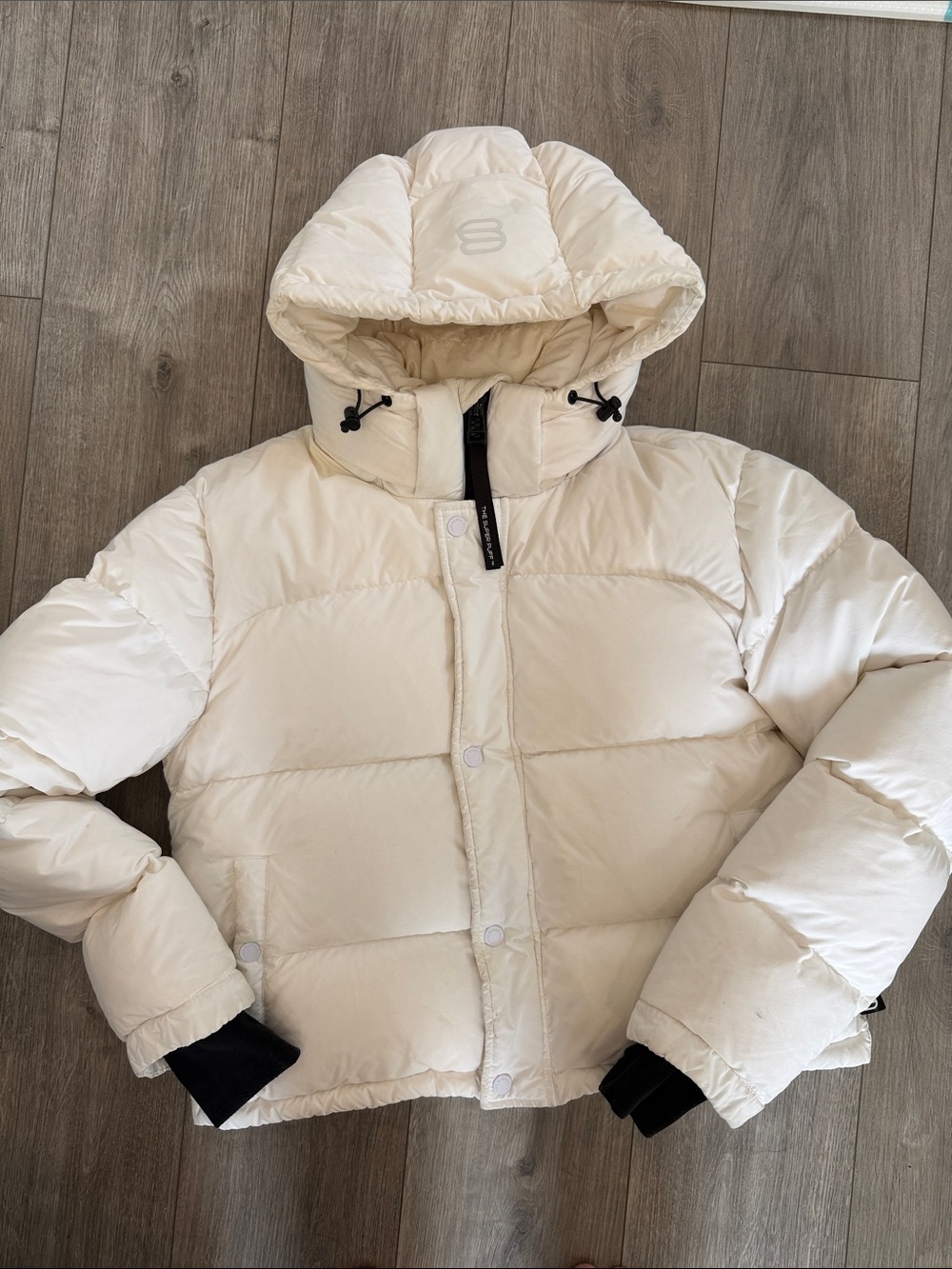 Women's white Puffer Jacket with Hood superpuff